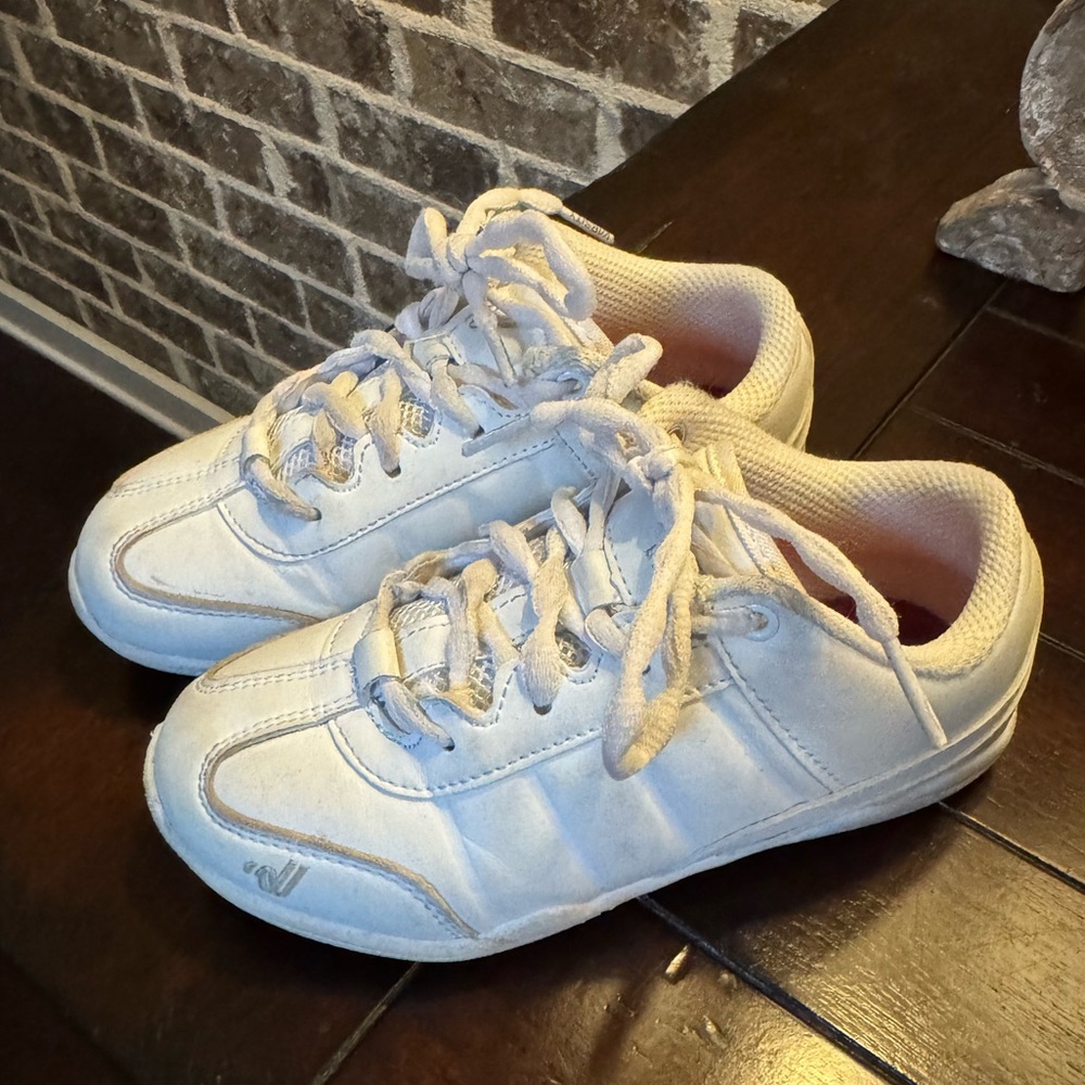 Varsity cheer shoes GUC
